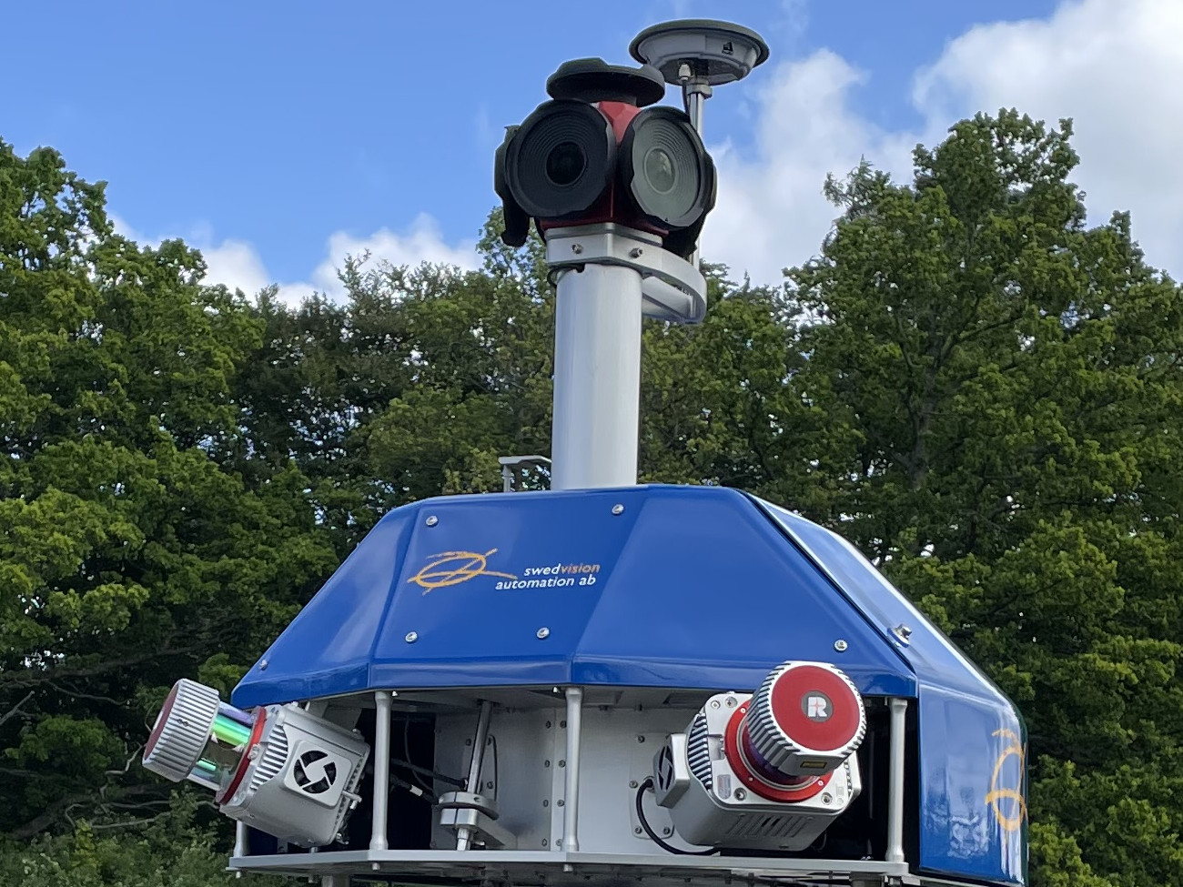 GeoTracker utvecklas kontinuerligt. 2021 utökade vi den befintliga plattformen med möjlighet att använda Ouster skannrar och 2025 kom vi ut med en helt ny plattform anpassad för Riegl skannrar.